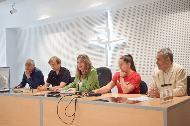 Recepción en la ULE al Club Baloncesto Femenino León que ascendió a la Liga Challenge Nacional de España (imagen ULE)