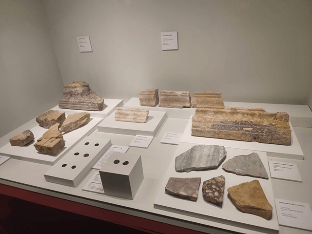 Exposición restos de una posible estatua de Galienus, descubierta en Confloenta, Duratón, Sepúlveda, Segovia Museo Provincial 