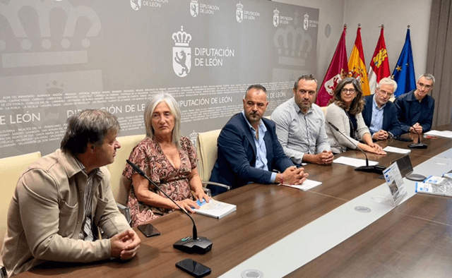 Presentación libro Wolfram, El camino negro, ULE, en la diputación de León (imagen Servicio de Publicaciones ULE)