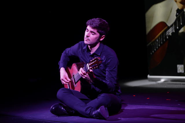 Daniel Martínez, guitarra, Festival Aureo Herrero, El Barraco, Ávila (imagen festival Aureo Herrero)