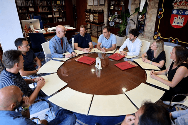 Reunión empresas agrarias de precisión con la UBU para suscribir convenio de colaboración (imagen UBU)