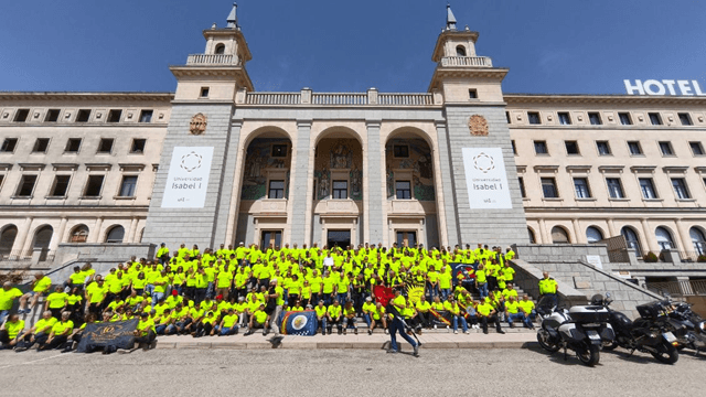 Concentración internacional policías motoristas en Universidad Isabel I de Burgos (imagen UI1)