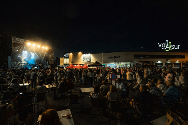 Festivall, centro comercial Vallsur, Aspaym Castilla y León, Valladolid (imagen aspaym cyl)