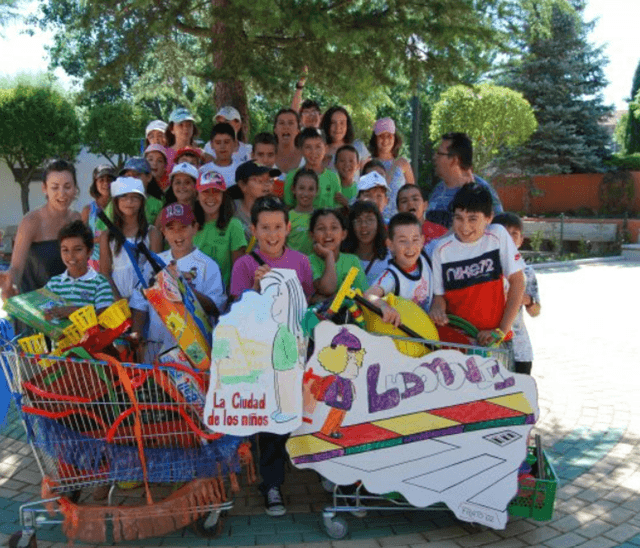 Niños y niñas de Carbajosa de la Sagrada, Salamanca (imagen Carbajosa de la Sagrada)