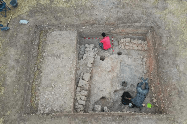 Excavación de la cocina de época romana en Sasamón. Autor JMCG