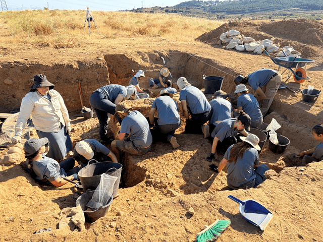 Investigaciones arqueológicas en el Castro de los Judíos, ULE, León (imagen ULE)