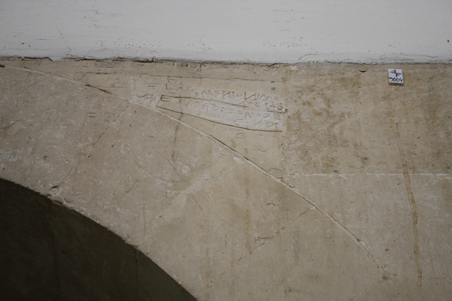 Huellas medievales, descubiertas por la investigadora e historiadora Vanesa Jimeno, de la ULE en San Miguel de Escalada, León (imagen ULE)