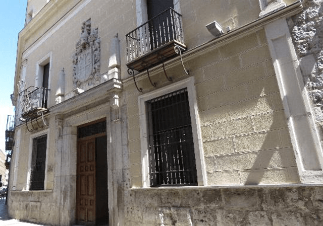 Casa del licenciado Hernando de Villagómez, Valladolid web